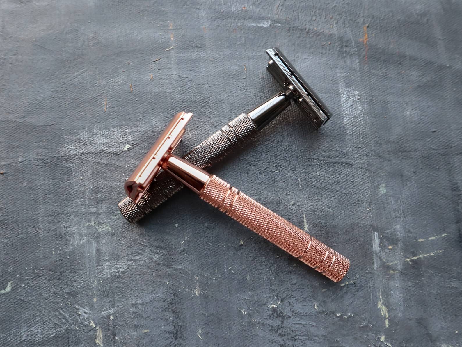 Double Edge Safety Razor - Metallic Black (5 Free Blades) – Plantish ...